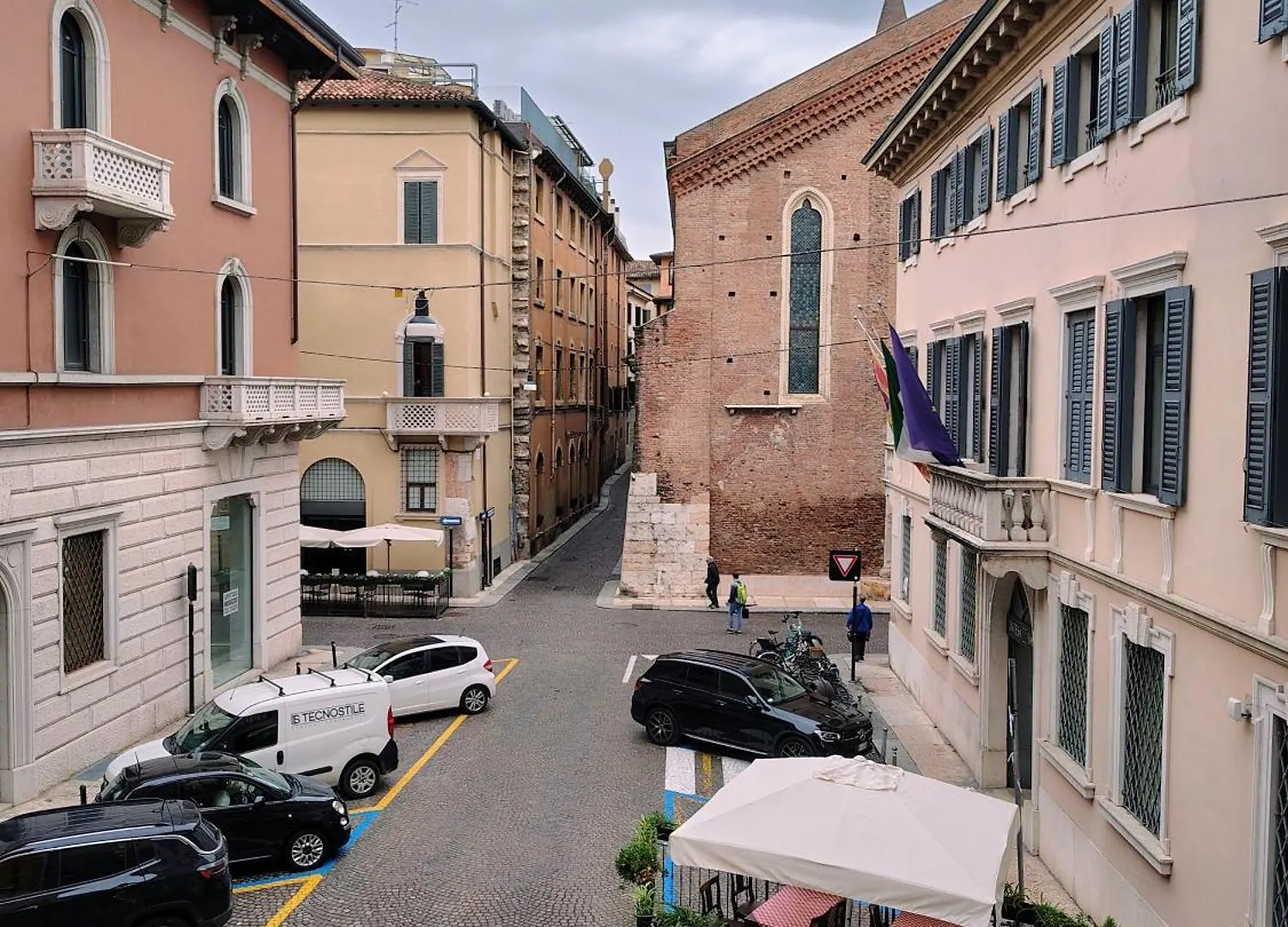 Italianflat - Rentroom Old Town - 200Mt To Arena ヴェローナ 3*,  イタリア