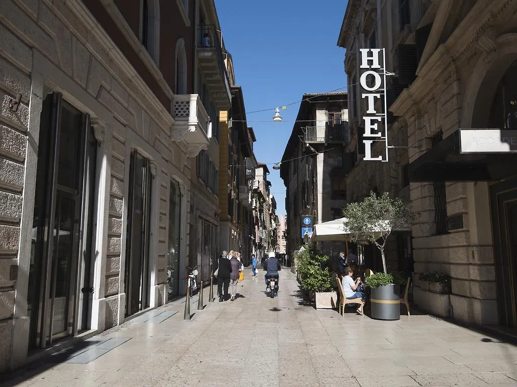 Italianflat - Rentroom Old Town - 200Mt To Arena ヴェローナ 3*,  イタリア